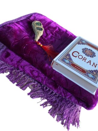 Kit de prière violet avec tapis en velours et Coran blanc complet, accompagné d'un tasbih en bois noble